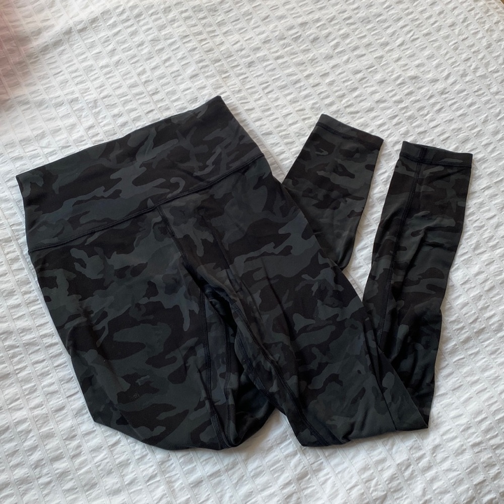 Size 6 lululemon Camo Align Leggings